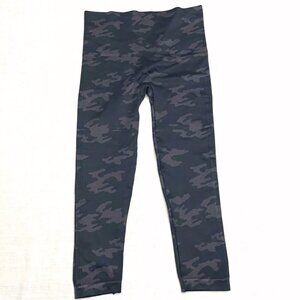 Spanx Black Camo Crop/Capri Athletic Leggings Size Large